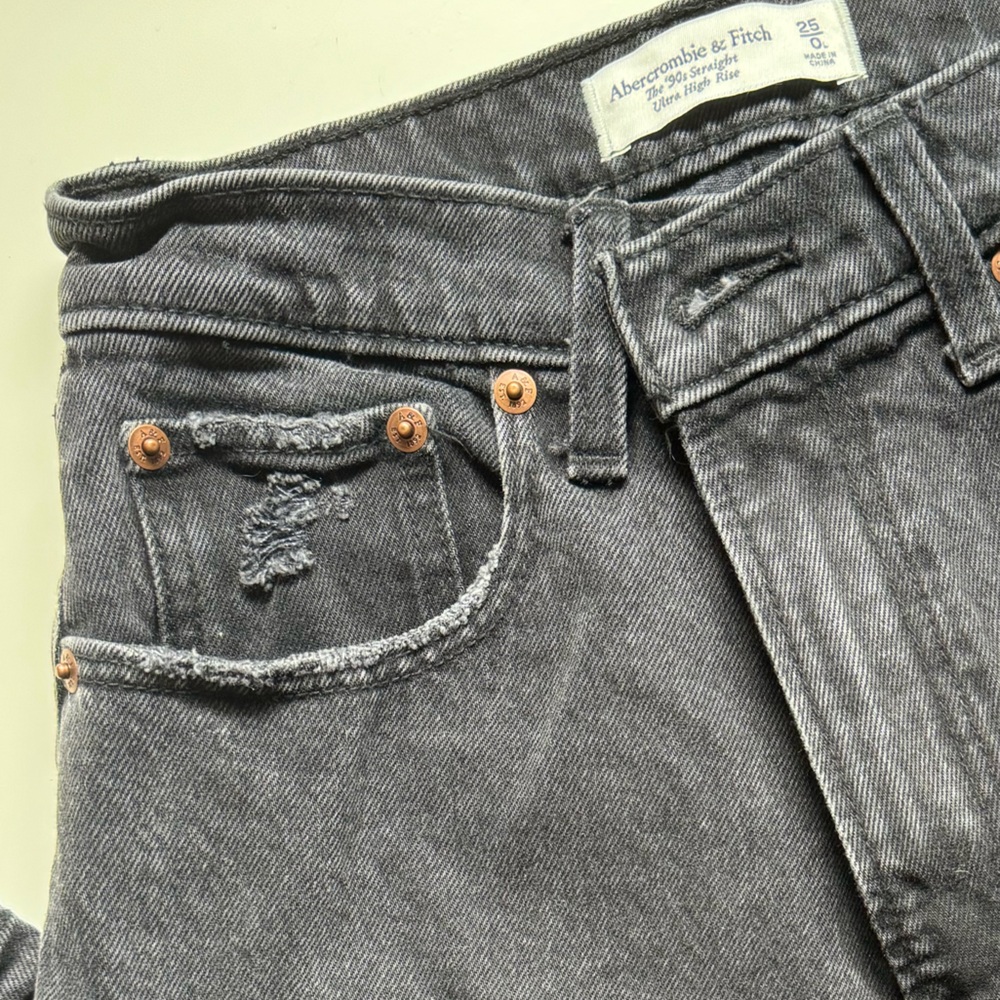 the 90s straight ultra high rise Abercrombie